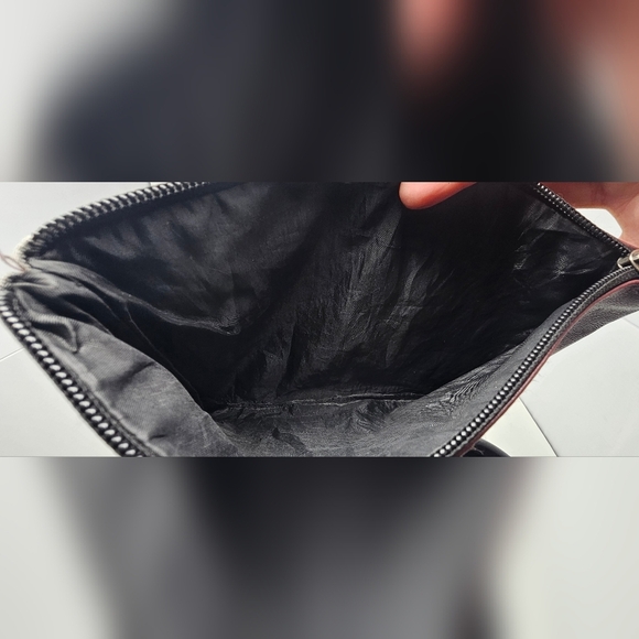 The Herschel 9.5” x 7.5” Make-Up Bag Virgin Atlantic Full Zip Clean Travel Bag - Picture 4 of 7